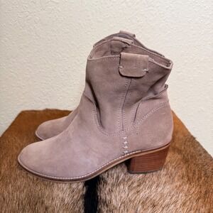 Dolce Vita Grayden 8.5* Suede Ankle Boots Taupe‎ Block Heel Western Booties READ